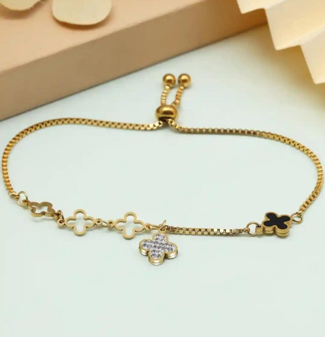 Lucky Clover Adjustable Gold Bracelet